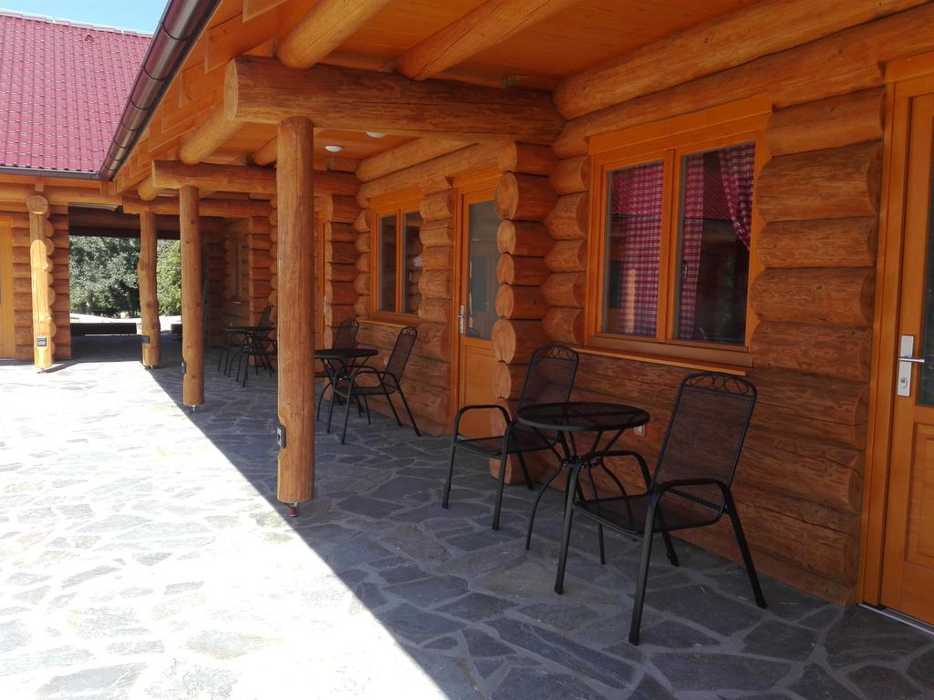 Penzion U Fábů Lednice Exterior foto